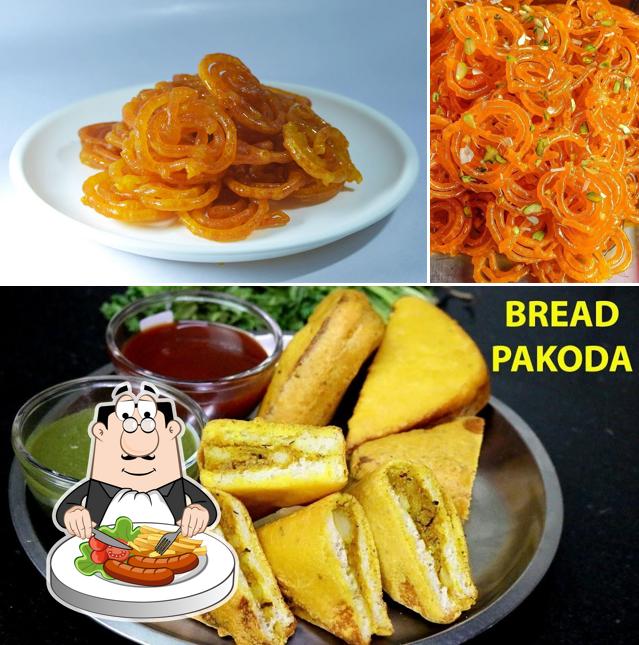 Food at GUPTA Ji Samose wale