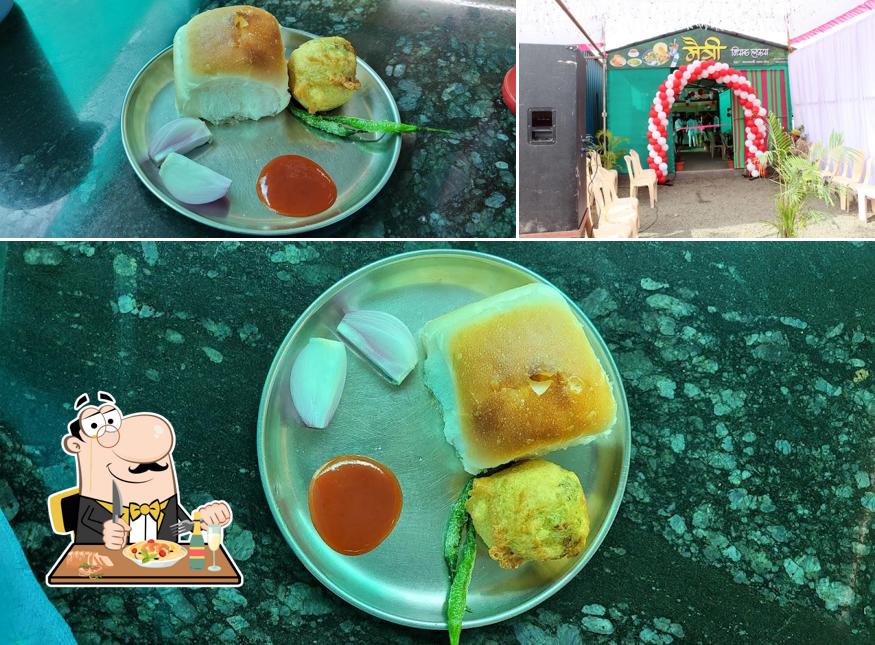Food at Maitri Misal (Misal Thali)