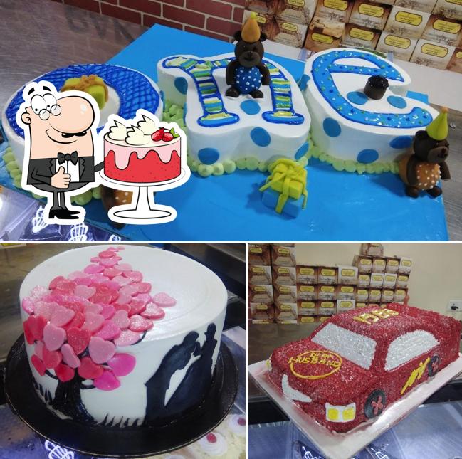 Red velvet cake at Paris Bakery