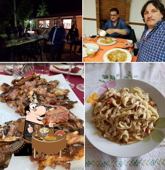 La foto della cibo e tavolo da pranzo di Piccolo Ranch