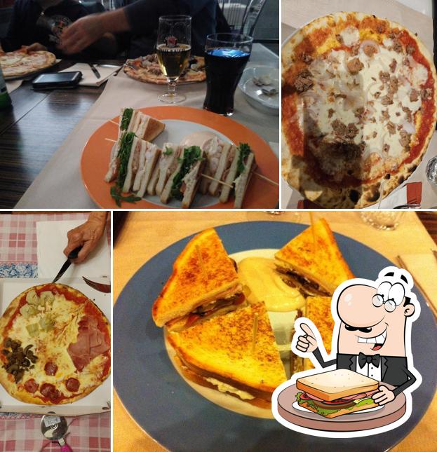 Toast al formaggio al Casablanca Ristorante Pizzeria