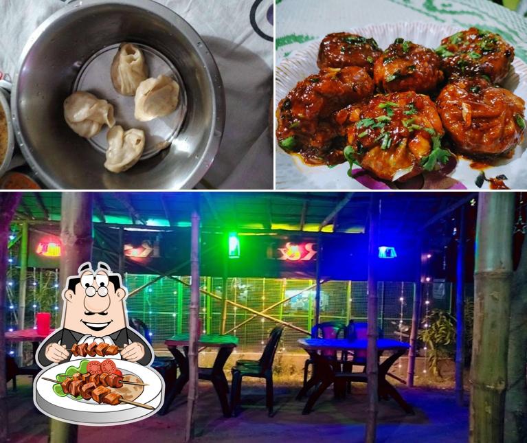 The image of food and interior at R&I Diners