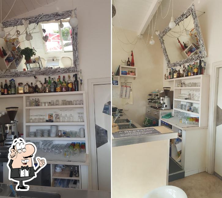 Dai un'occhiata agli interni di Bar Naty