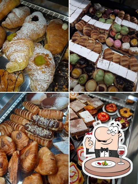 Platti al Caffetteria Pasticceria Cristal