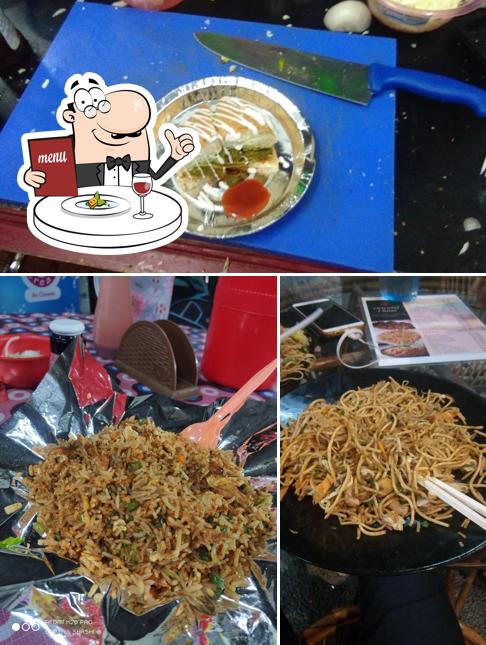 Food at The Avenue Food Court