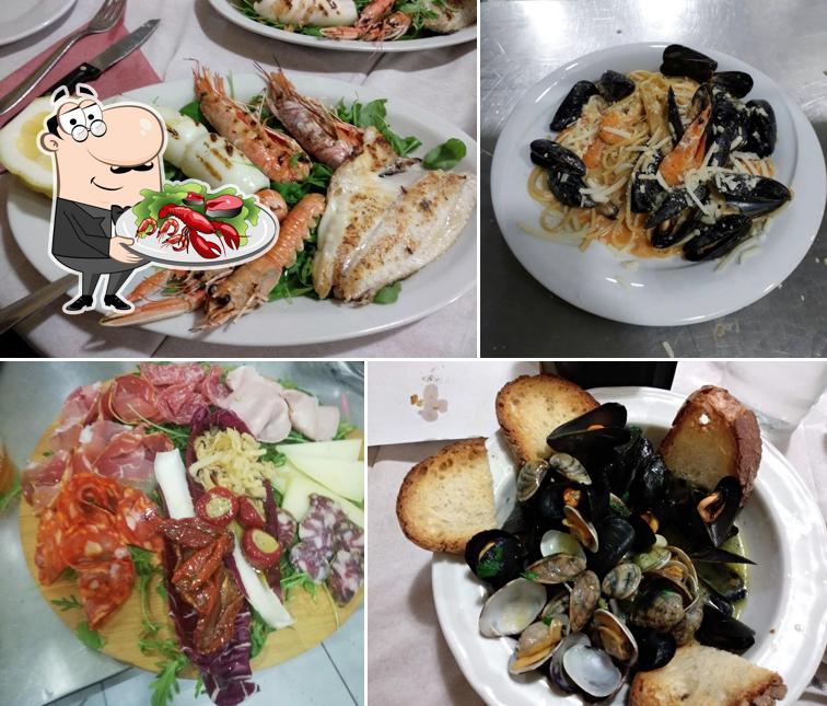 Prenditi tra i molti piatti di mare offerti a Cotta e Gustata