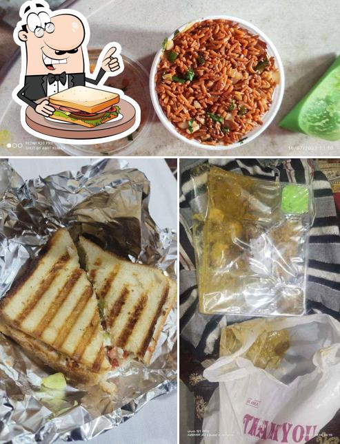 Grilled cheese sandwich at Manoj's Kake Di Hatti