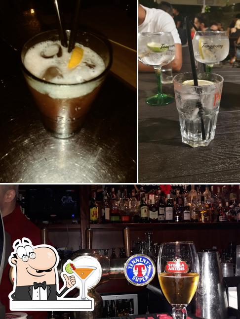 Goditi un drink dal menu