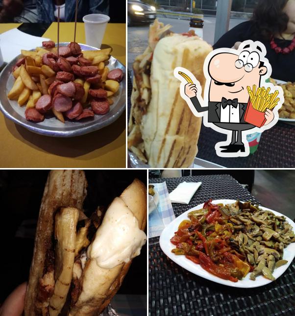 Prova a prendere un piatto di chips a Federico's food
