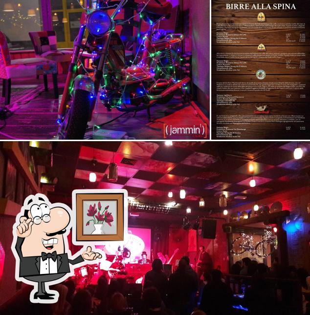 Gli interni di Jammin' Club