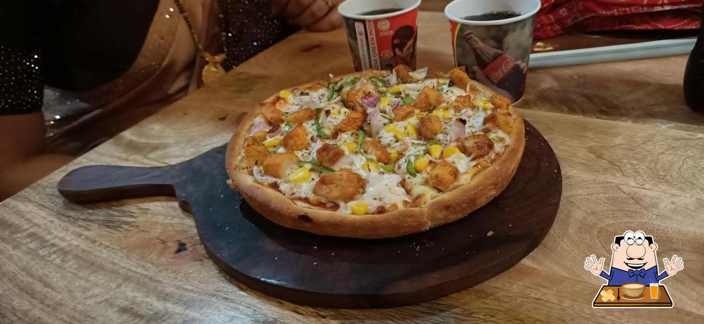 Food at Bong Pizza - best pizza restaurant in Digha
