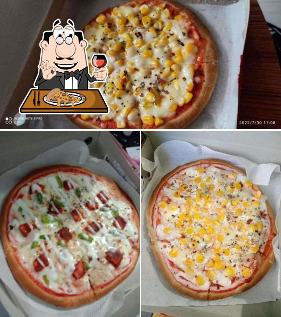 At Zomito’s Pizza And Burger, you can order pizza