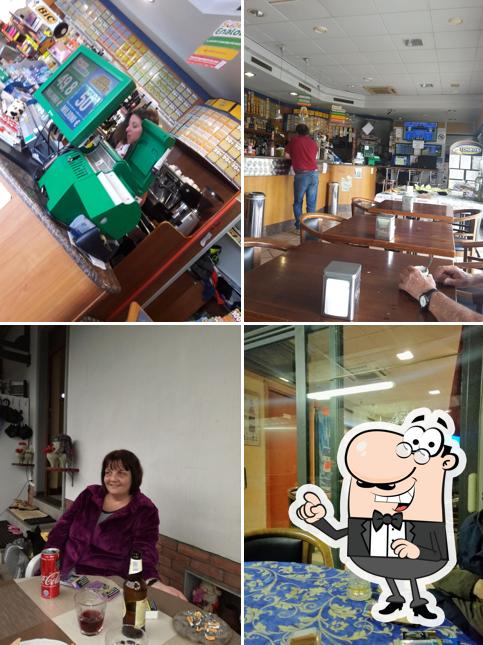 La foto di interni e tavolo da pranzo da Dama Bar Srl