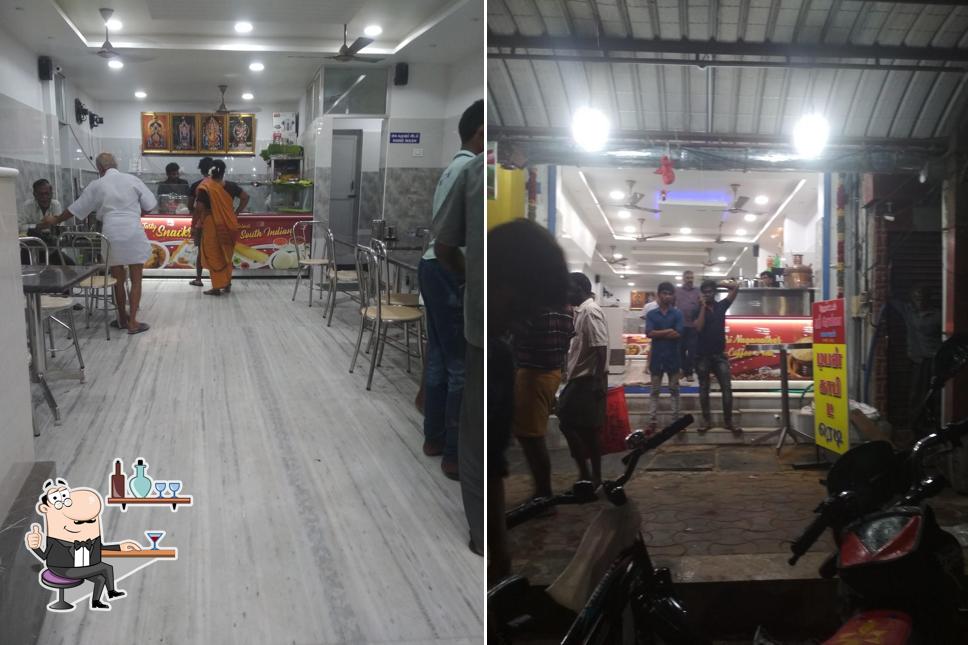 The interior of HOTEL SRI RENGA ( Veg )