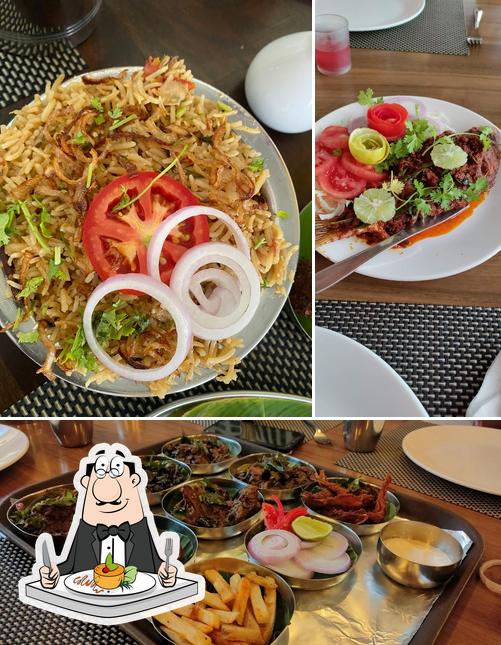 Food at Virunthombal Chettinadu