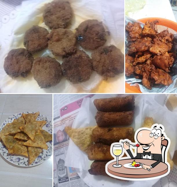 Food at Ridwan Bakery & Fruits Stall mangaram