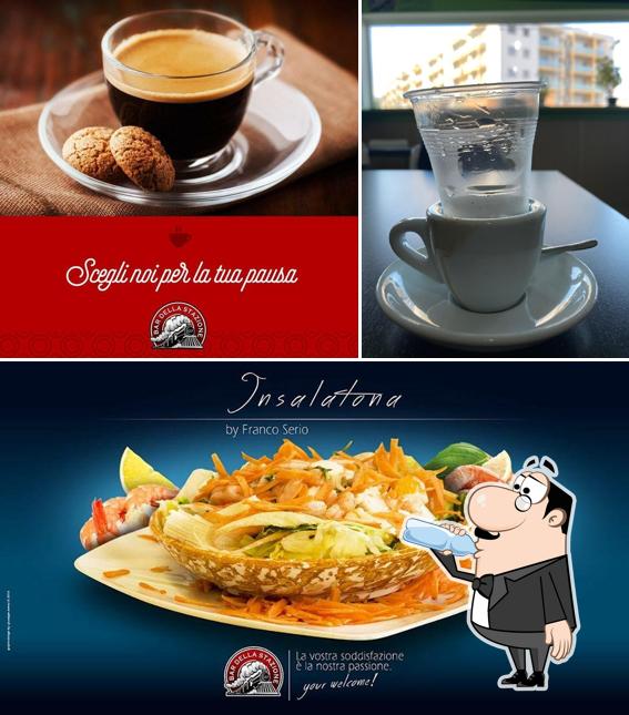 La bevanda e cibo del ristorante