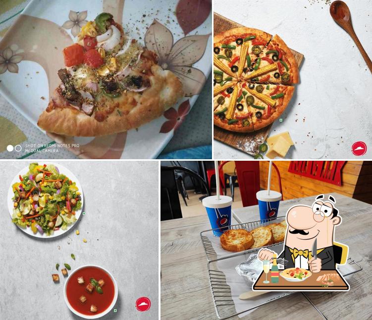 Meals at Pizza Hut Kirti Nagar, Delhi
