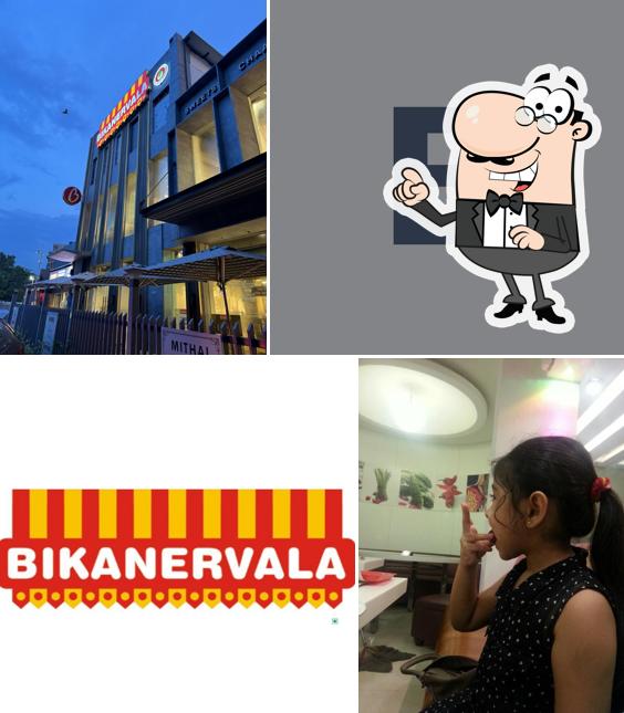 The exterior of Bikanervala Defence Colony