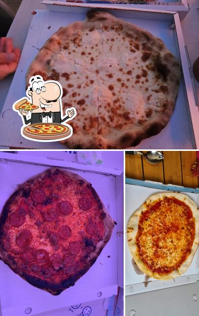 Ordina una pizza a in CAMBUSA - Gastronomia e Pizzeria