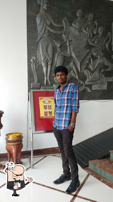 Look at the photo of south Star