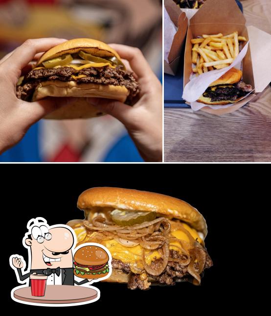 Gli hamburger di Mr. Fib The First Black Angus Smash Burger potranno soddisfare molti gusti diversi