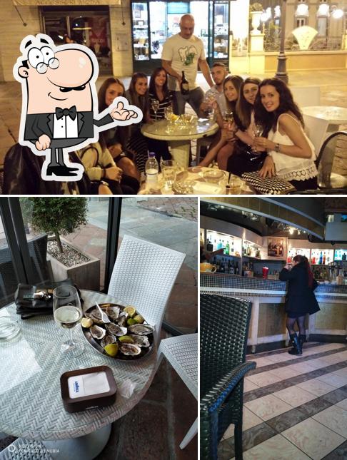 Siediti a un tavolo di Piccolo Bar