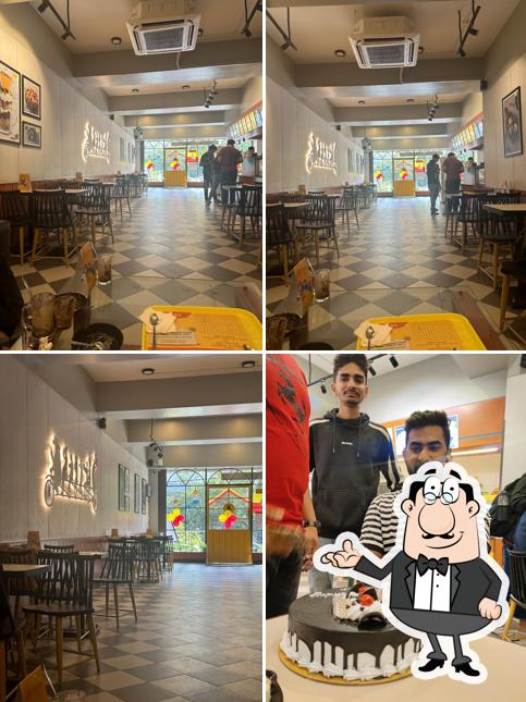 Check out how Polar Bear Ice Cream Sundaes - Panduranga Nagar looks inside