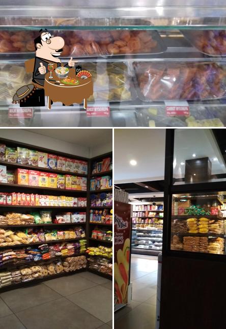 Food at Topnotch Bakers, Stadium