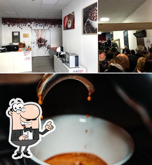 Questa è la foto che raffigura la interni e bevanda di Coffee Family Srl