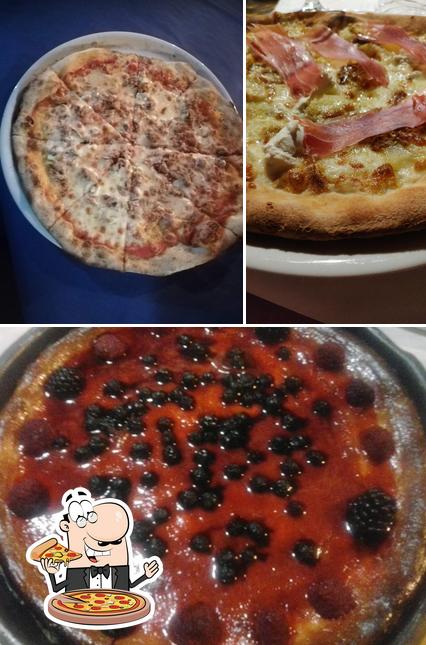 Ordina una pizza a Pizzeria Ristorante Le Tre Pietre