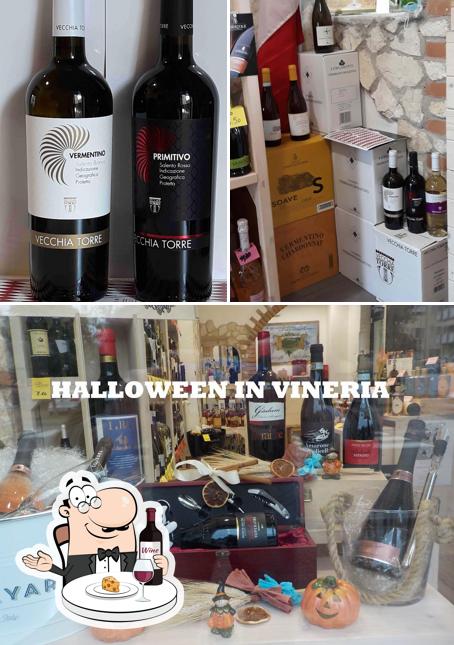 È gradevole bersi un bicchiere di vino a VINI DIONISO