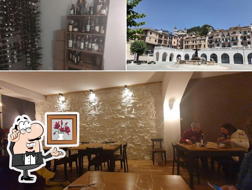 Beccaccino Osteria si caratterizza per la interni e esterno