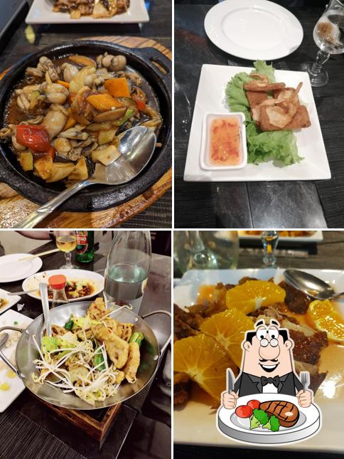 Pasti a base di carne vengono serviti a Trattoria Cinese Long Chang