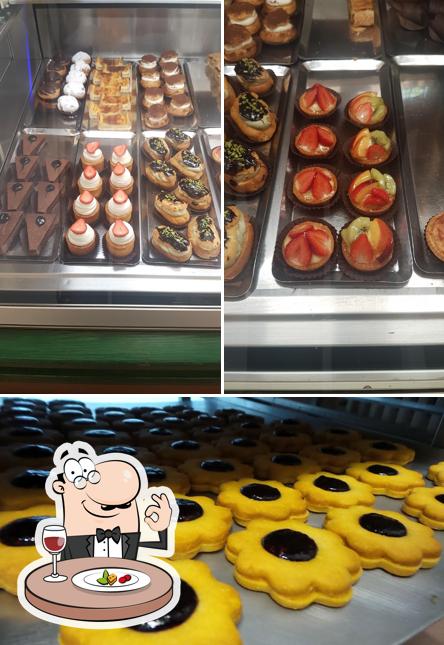 Platti al Pasticceria Caffetteria Rasi