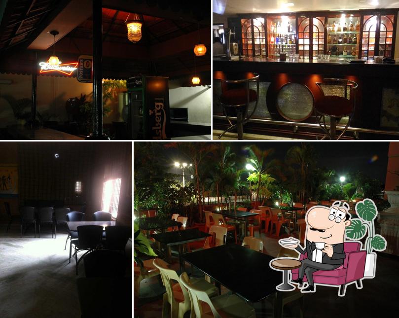 The interior of HOT & COLD BAR AND RESTAURANT