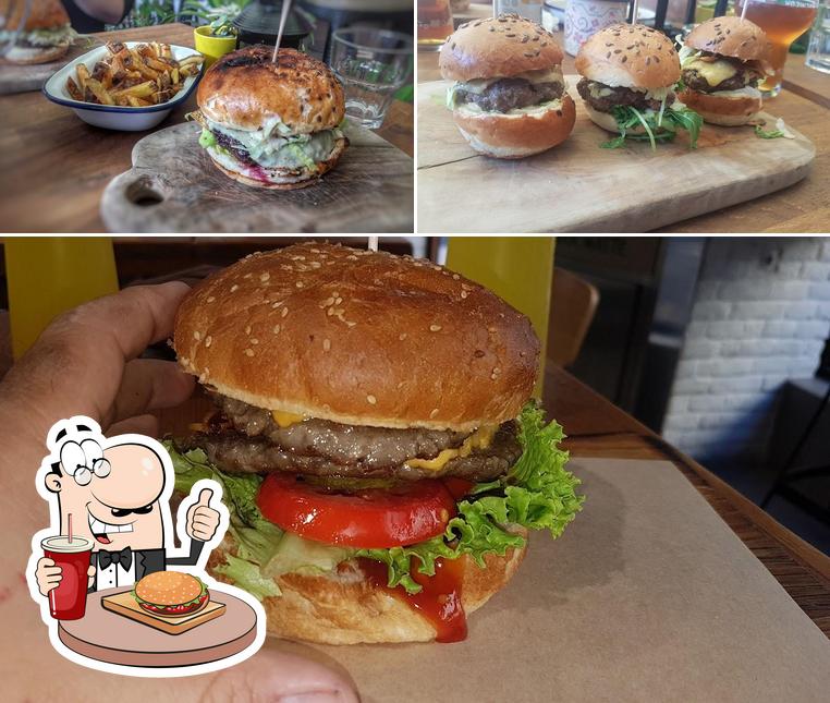 Prenditi un hamburger a Submarine Burger Bogovićeva
