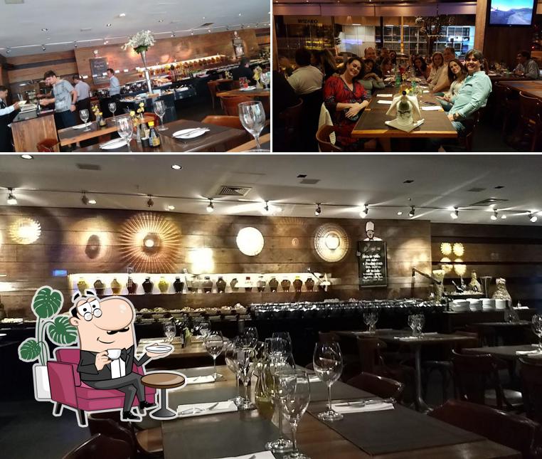 Veja imagens do interior do Amadeus - Bar e Restaurante