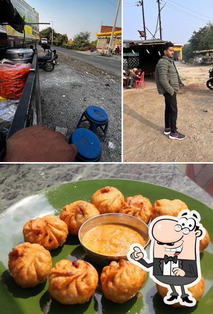 Among various things one can find exterior and food at MBA Momo's wala