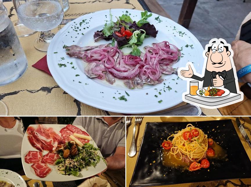 Cibo al Ristorante il 13