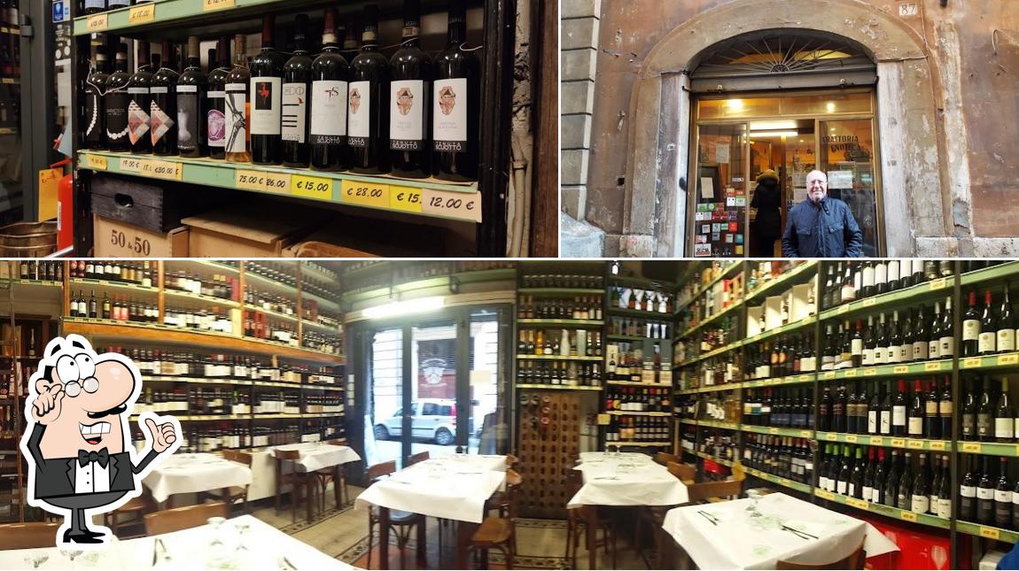 Siediti a un tavolo di Enoteca Corsi