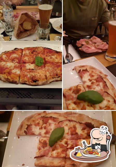 Ordina una pizza a La Piola del Borgo