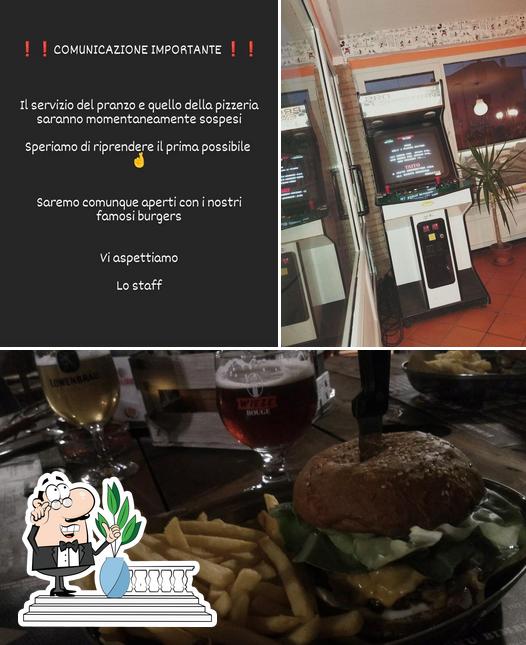 Tra le varie cose da Burgerzilla si possono trovare la esterno e cittadini