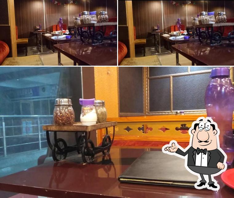 Check out how laziz pizza looks inside