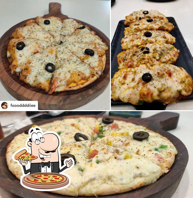 Order pizza at Monopoly Restaurant