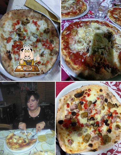 A Antica Trattoria Reitana, puoi goderti una bella pizza