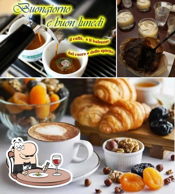Tra le diverse cose da Caffetteria Mosquito si possono trovare la cibo e bevanda
