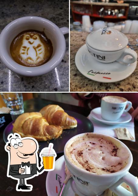 Goditi un drink a Gran Bar Caffetteria