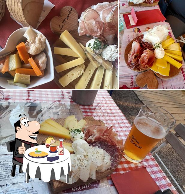 Piatto di formaggi al Agritur Le Mandre