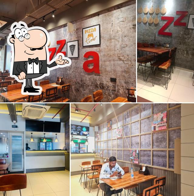 Check out how La Pino'z Pizza looks inside